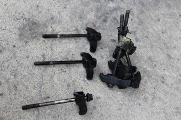 КРЕПЛЕНИЕ РУЧКИ ИНЖЕКЦИОННОГО СТЕКЛА RAV 4 II 2.0 D4D