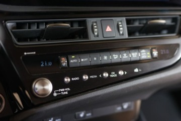 Lexus ES VII (XV70) Sedan Facelifting 300h 218KM 2023 Lexus ES 300h Business Edition 2.5 Hybryda 218KM, zdjęcie 36