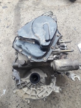 Mazda 3 BK 5 1,8 2,0 2,3 16 В крышка масляного корпуса коробки передач