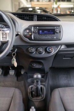 Toyota Yaris III Hatchback 5d Facelifting 1.0 VVT-i 69KM 2017 Toyota Yaris 1.0 Active Benzyna 69KM, zdjęcie 19