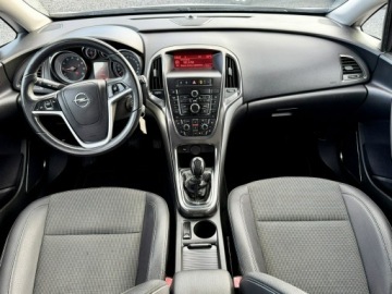 Opel Astra J Hatchback 5d 1.4 Turbo ECOTEC 140KM 2010 Opel Astra 1.4T 140KM ! Super Stan ! Opłacona !, zdjęcie 4