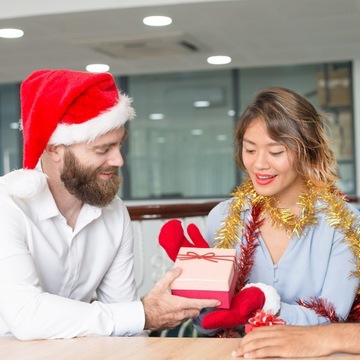 КРАСНАЯ РОЖДЕСТВЕНСКАЯ ШАПКА САНТЫ, ГЛАДКАЯ