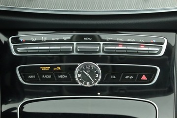 Mercedes Klasa E W213 Limuzyna 2.0 220d 194KM 2016 Mercedes E E 220 d, Salon Polska, Serwis ASO, zdjęcie 9