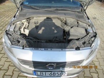 Volvo V60 I Kombi Facelifting 2.0 D2 DRIVE-E 120KM 2017 Volvo v60 I lift KINETIC 2017r uszkodzony 2,0 120KM 88kW, zdjęcie 6