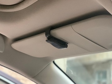 ЗАЖИМ ДЛЯ АВТОМОБИЛЬНЫХ СТЕКЛОВ ДЛЯ КРЫШКИ