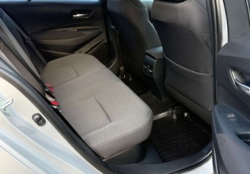 Toyota Corolla XII Sedan 1.8 Hybrid 122KM 2021 Toyota Corolla Kameraczujniki przod i tyl, salon Polska 1.8 Hybryda, zdjęcie 20