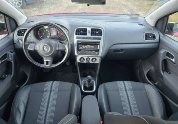 Volkswagen Polo V Hatchback 5d 1.6 TDI-CR DPF 90KM 2013 Volkswagen Polo Volkswagen Polo Match 1.6 TDI 90 KM PolSkory PDC Klimatyza, zdjęcie 20