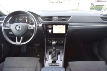 Skoda Superb III Liftback Facelifting 1.4 TSI Plug-In Hybrid 218KM 2019 Skoda Superb SalonPL 217KM 1.4TSIEE StyleTech Kessy El.bagaznik Columbus K, zdjęcie 2