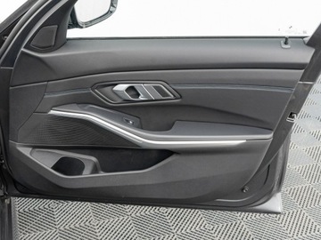 BMW Seria 3 G20-G21 2022 BMW 330 ZS215PY#330e xDrive M Sport Podgrz.f K.cof, zdjęcie 29