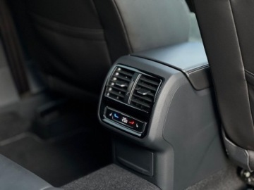 Volkswagen Arteon Fastback Facelifting 2.0 TSI 190KM 2022 Volkswagen Arteon Shooting Brake R-Line 2.0 TSI 190KM DSG Panorama Harman, zdjęcie 19