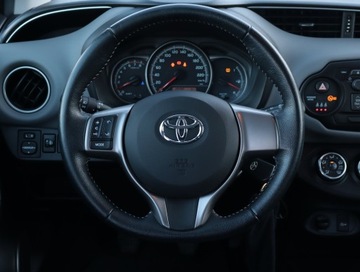 Toyota Yaris III Hatchback 5d Facelifting 1.0 VVT-i 69KM 2015 Toyota Yaris 1.0 VVT-i, Salon Polska, Klima, zdjęcie 14