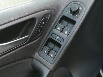 Volkswagen Golf VI Hatchback 5d 1.4 80KM 2011 Volkswagen Golf 1.4MPI +LPG 80KM Klimatronic, zdjęcie 10