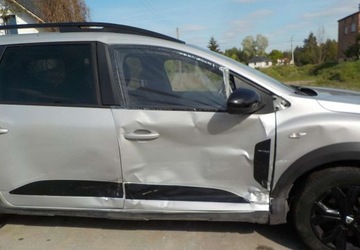 Dacia Jogger 1.0 TCe 110KM 2023 Dacia Jogger Okazja Benzyna 110KM, zdjęcie 17