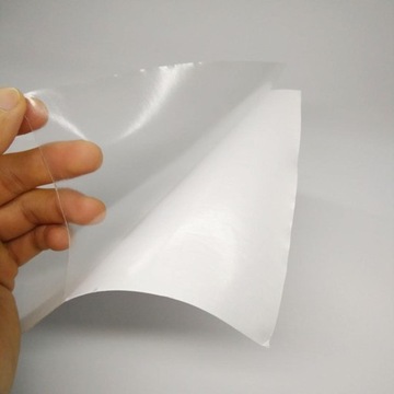 Прозрачная пленка, защищающая лакокрасочную поверхность. Пленка, защищающая раму, длиной 300 см.