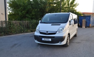 Opel Vivaro A Combi L1 2.0 CDTI 115KM 2014 Opel Vivaro L2H1 2.0 DCI 9 osobowy Nawigacja TOMTOM Klimatyzacja 2.0 115KM, zdjęcie 11