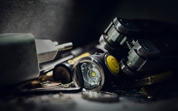 КЛАССИЧЕСКИЙ МОЩНЫЙ СПОРТИВНЫЙ ФОНАРЬ ДЛЯ ТЕНТА 1000 ЛМ IP68 КЕМПИНГОВЫЙ ФОНАРЬ