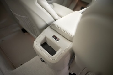 Volvo V60 II  Kombi 2.0 T5 250KM 2019 MEGA KOLOR __JASNE SKÓRY __SUPER PEDANTYCZNY STAN_, zdjęcie 33