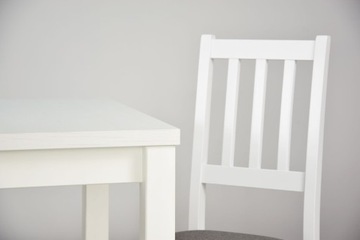 Раздвижной стол 80х120/150 + 4 деревянных стула