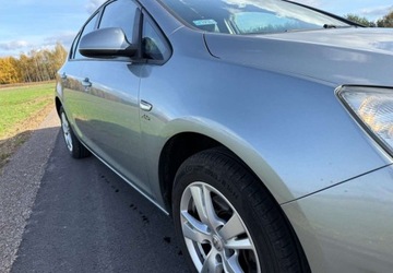 Opel Astra J GTC 1.7 CDTI ECOTEC 130KM 2013 Opel Astra Opel Astra 1.7 CDTI DPF Active 1.7 Diesel 130KM, zdjęcie 16