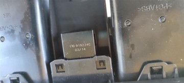 ЦЕНТРАЛЬНАЯ ПАНЕЛЬ ВОЗДУШНОЙ РЕШЕТКИ VW TOURAN II 10-15 лет 1T1819728G 1T0919234C