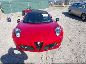 Alfa Romeo 4C 2016 Alfa Romeo 4C 2016 ALFA ROMEO 4C SPIDER 1.7 Benzyna 237KM, zdjęcie 6