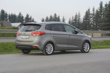 Kia Carens IV Minivan 1.7 VGT CRDi 141KM 2016 Kia Carens 1.7CRDI 7 osobowy nawi kamera skóra, zdjęcie 9