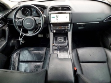 Jaguar F-Pace 2019 Jaguar F-Pace Premium 2019 2.0 Benzyna 247KM, zdjęcie 8