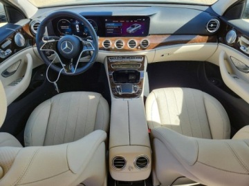 Mercedes Klasa E W213 2021 Mercedes-Benz Klasa E 2021 MERCEDES-BENZ E 350 2.0 Benzyna 255KM, zdjęcie 8