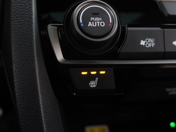 Honda Civic X Hatchback 5d 1.0 VTEC Turbo 129KM 2019 Honda Civic 1.0 VTEC Turbo, Salon Polska, zdjęcie 17