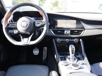 Alfa Romeo Giulia II Sedan Facelifting 2023 2.0 GME Turbo 280KM 2025 ALFA ROMEO Giulia Intensa Q4 Sedan 2.0 (280KM) 2025, zdjęcie 8