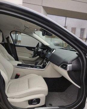 Jaguar XE Sedan Facelifting 2.0 i4P 300KM 2021 Jaguar XE XE MY22 2.0 I4 300 PS AWD Auto S 2.0 Benzyna 300KM, zdjęcie 18