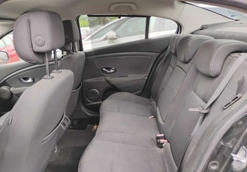 Renault Fluence Sedan 1.6 16V 110KM 2010 Renault Fluence 2010r, 1.6 Benzyna. Lekko uszkodzony lewy tyl. Jezdzi., zdjęcie 8
