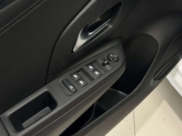 Opel Corsa F Hatchback 5d 1.2 Turbo 100KM 2021 Opel Corsa Elegance CarPlayAndroid Auto Kamera cofania Tempomat 1.2, zdjęcie 18