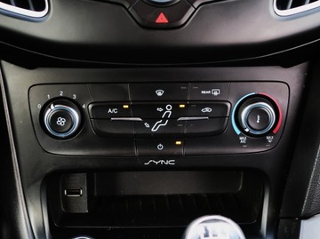 Ford Focus III Kombi Facelifting 1.5 TDCi 95KM 2015 Ford Focus 1.5 TDCi, Salon Polska, Serwis ASO, zdjęcie 12