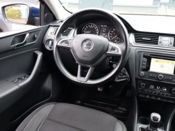 Skoda Rapid II Spaceback 1.6 TDI 105KM 2015 Skoda Rapid Spaceback 1.6 TDI, Salon Polska, zdjęcie 6