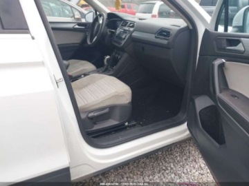 Volkswagen Tiguan II 2023 Volkswagen Tiguan 2.0T S 2023 2.0 Benzyna 184KM, zdjęcie 9