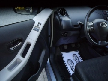 Toyota Yaris II Hatchback 5d 1.33 Dual VVT-i 101KM 2011 Toyota Yaris 1.3 Stan b.dobry Bez rdzy i korozji!!, zdjęcie 32