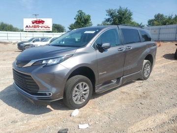 Toyota Sienna III 2023 Toyota Sienna xle, 2023r., 2.5L 2.5 Hybryda 245KM