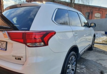 Mitsubishi Outlander III 2018 Mitsubishi Outlander Intense PLUS Kamera GetHelp 2.3 Diesel 150KM, zdjęcie 4