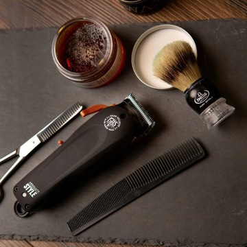 Парикмахерский набор COMB из 10 предметов для идеальной стрижки и растушевки.