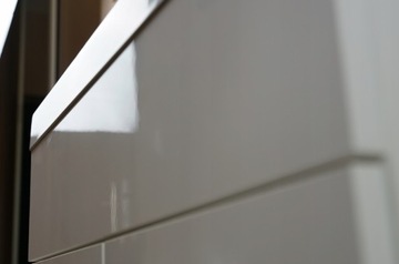 Белый санузел с умывальником, колонна 80 см.