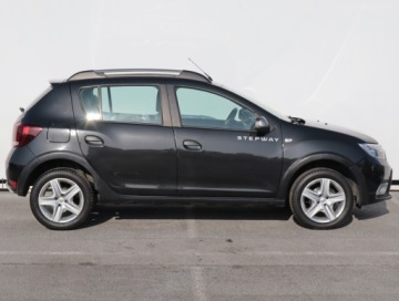 Dacia Logan II Sedan Facelifting 0.9 TCe 90KM 2018 Dacia Sandero 0.9 TCe, GAZ, Automat, Skóra, Navi, zdjęcie 5