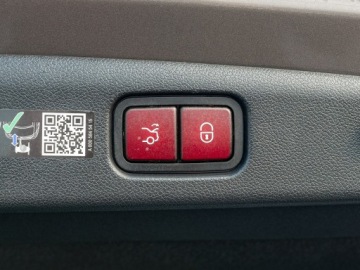 Mercedes Klasa E W214 Sedan 2.0 220d 197KM 2025 Mercedes E 220 4MATIC Avantgarde Szklany Dach, zdjęcie 25