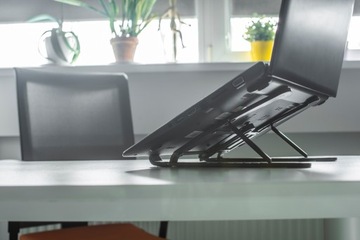 PODSTAWKA STOJAK POD LAPTOPA laptop REGULOWANA