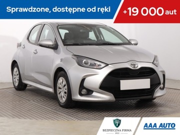 Toyota Yaris IV Hatchback 1.5 Dynamic Force 125KM 2023 Toyota Yaris 1.5 VVT-i, Salon Polska