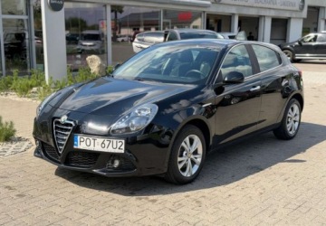 Alfa Romeo Giulietta Nuova II Hatchback 5d 1.4 TB 16v 120KM 2012 Alfa Romeo Giulietta Alfa Romeo Giulietta 1.4 TB Distinctive 1.4 Benzyna