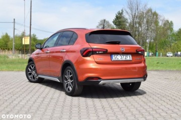 Fiat Tipo II Hatchback Facelifting 1.6 MultiJet 130KM 2021 Fiat Tipo 1.6 MultiJet 130KM Cross Lift Full LED Kamera Tempomat ACC 1.6, zdjęcie 4