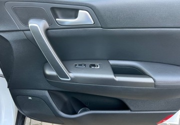 Kia Sportage IV SUV Facelifting 1.6 GDI 132KM 2021 Kia Sportage BLACK EDITION 1.6Ben.132KM 6Bieg.FulLed Navi Kamera Panor.Opl, zdjęcie 17