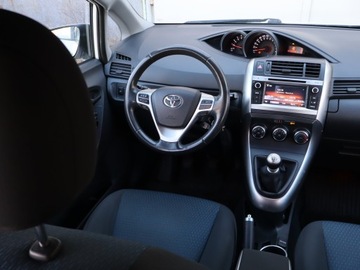 Toyota Verso Minivan Facelifting 1.6 D-4D 112KM 2014 Toyota Verso 1.6 D-4D, Salon Polska, Serwis ASO, zdjęcie 6