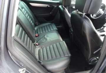 Volkswagen Passat B7 Variant 2.0 TDI CR DPF BlueMotion 170KM 2011 Volkswagen Passat 2.0TDI 170KM High Line Serwisowany Bezwypadkowy Oplacony, zdjęcie 14